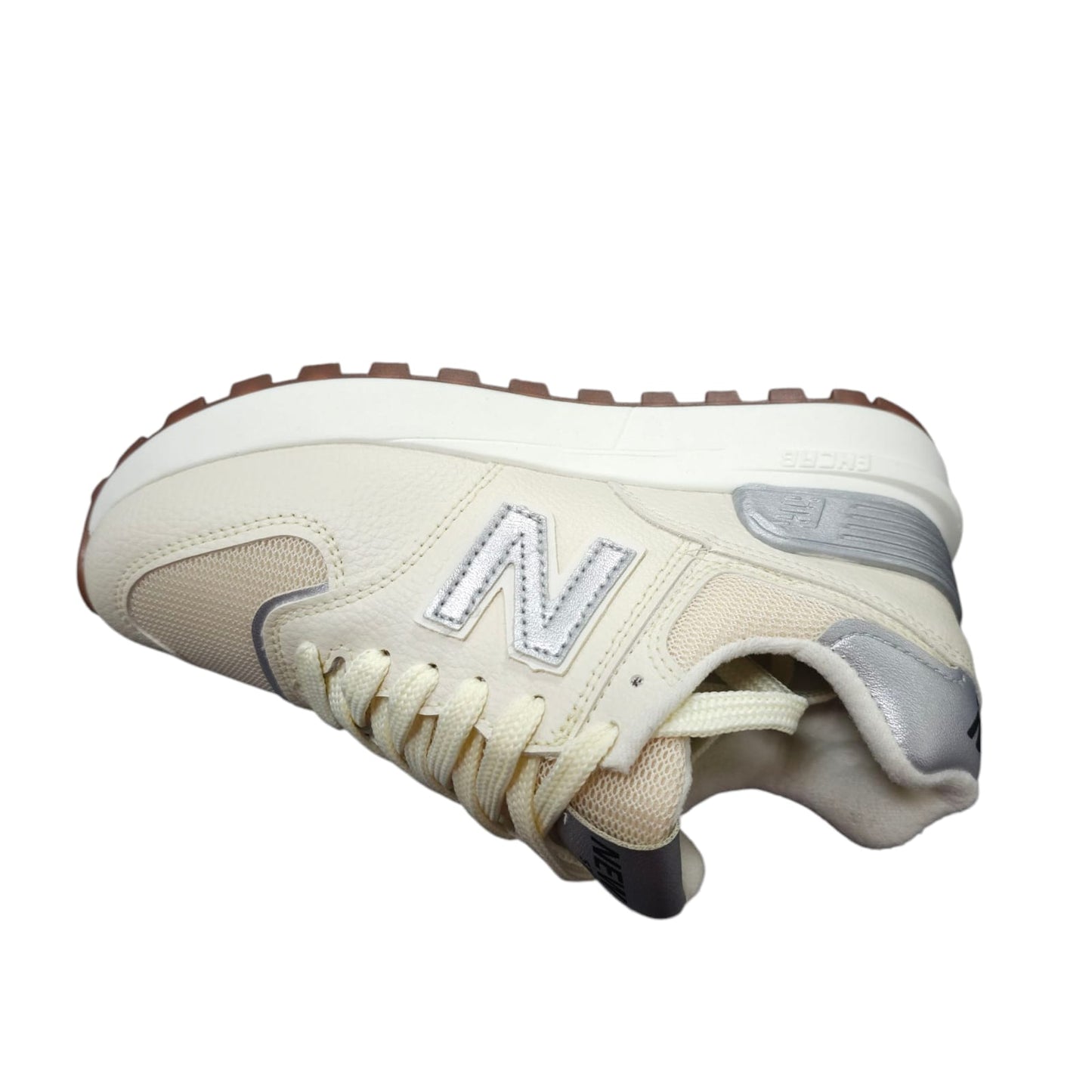 Tenis New Balance Replica AA Suela Alta New Colección Beige Plateado
