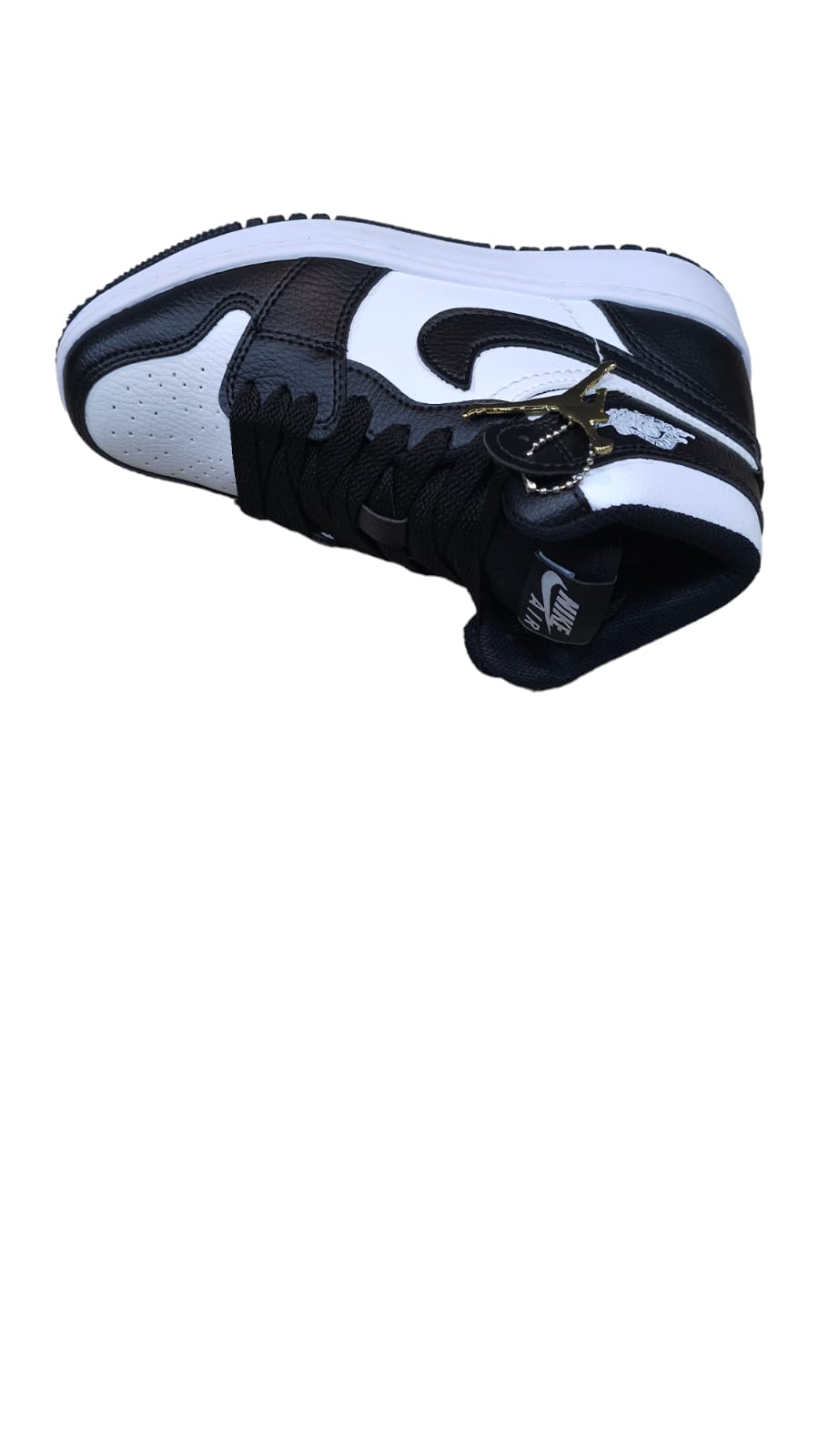 Tenis Jordan Retro 1 Negro-Blanco Calidad AAA
