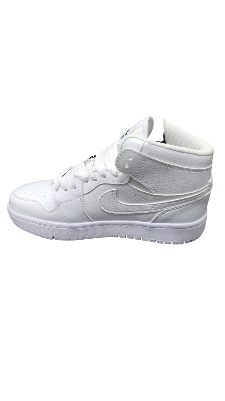 Tenis Jordan Retro 1 Replica AA White Black