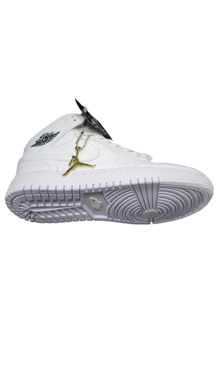 Tenis Jordan Retro 1 Replica AA White Black