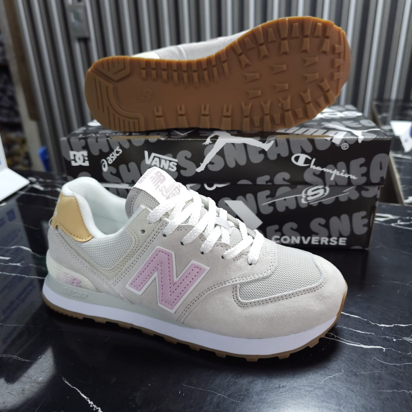 Tenis New Balance 574 Replica AAA Importados Colección Clásica Beige