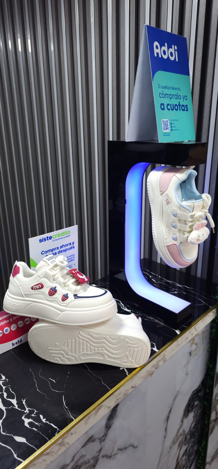 Tenis Importados Suela Plana Moda 2025 New Colección Osito Rojo